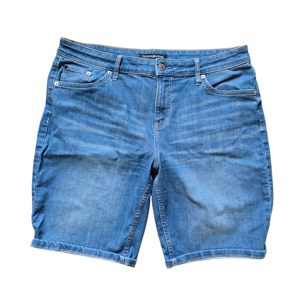 Calvin Klein Jeans Women's Blue Denim Bermuda Shorts Mid Rise Stretch Size 14